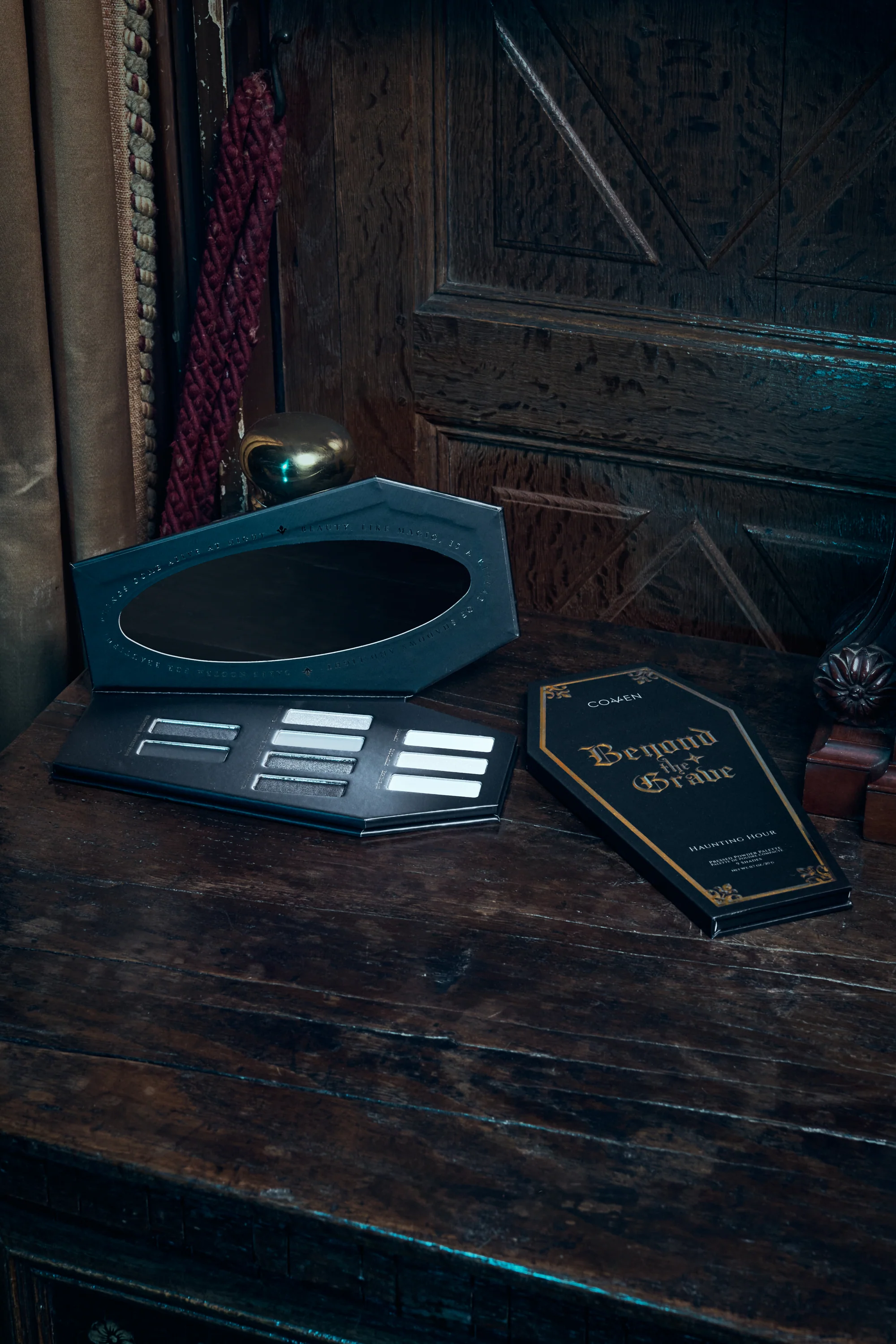 Beyond The Grave Pressed Powder Palette [SPECTRAL SMOKE] - Image 3