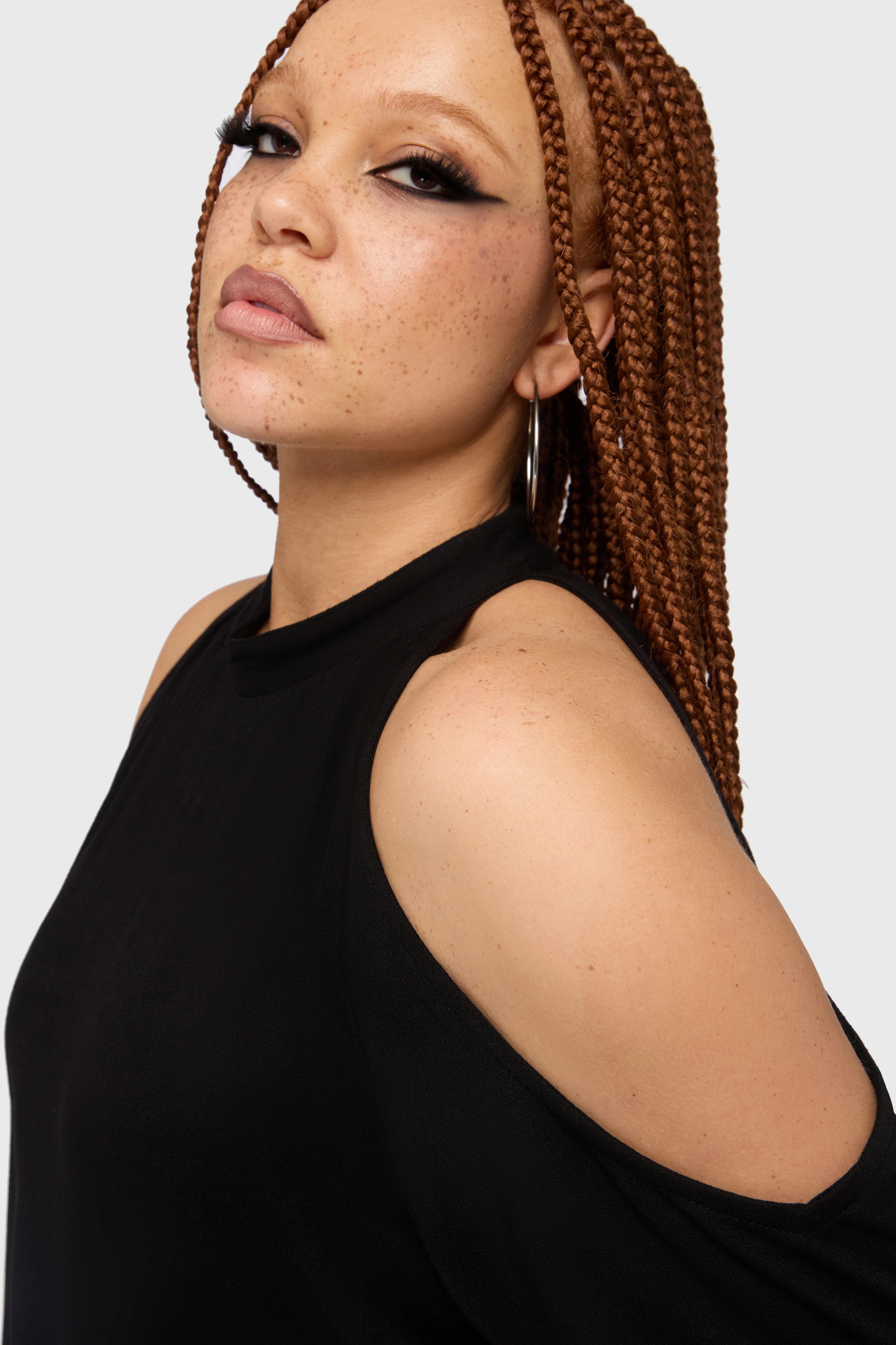 Kihilist Obsidienne Cold Shoulder Dress - Image 7