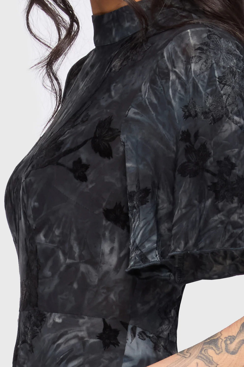 Midnight Vale Short Sleeve Midi Dress - Image 2