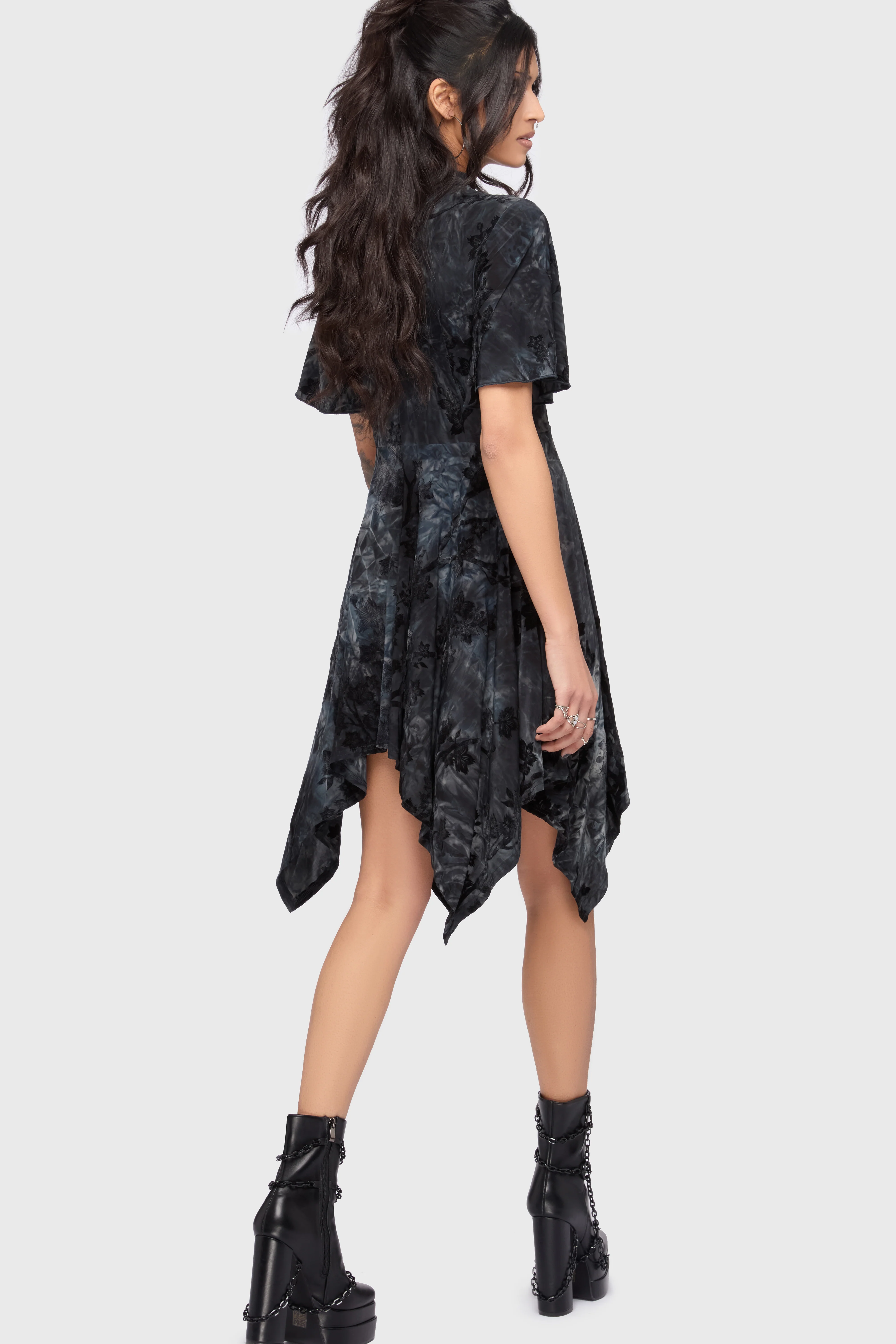 Midnight Vale Short Sleeve Midi Dress - Image 4